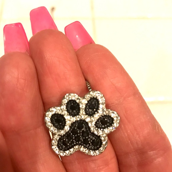 COPY - MUST HAVE PAW PRINT NECKLACE!!!🐾🐾 - Picture 2 of 10